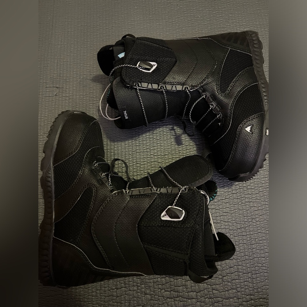 Burton Ritual Snowboard Boots Women’s Size 9